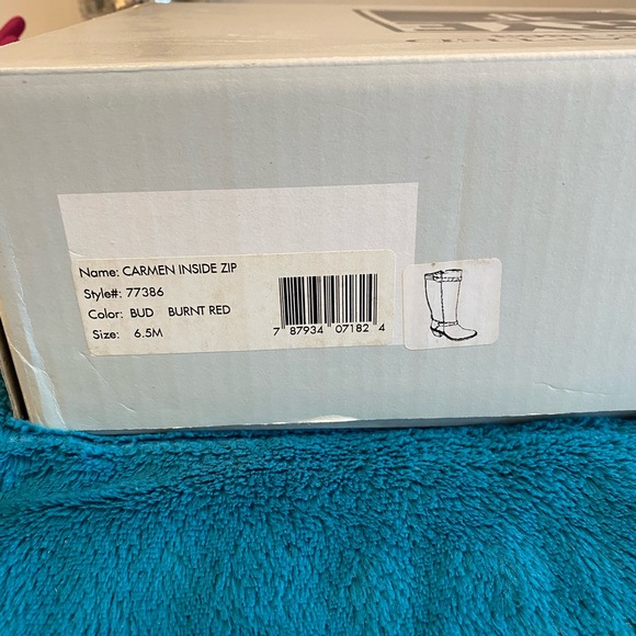 Frye Carmen leather boots, rarely worn, w box - Picture 4 of 7